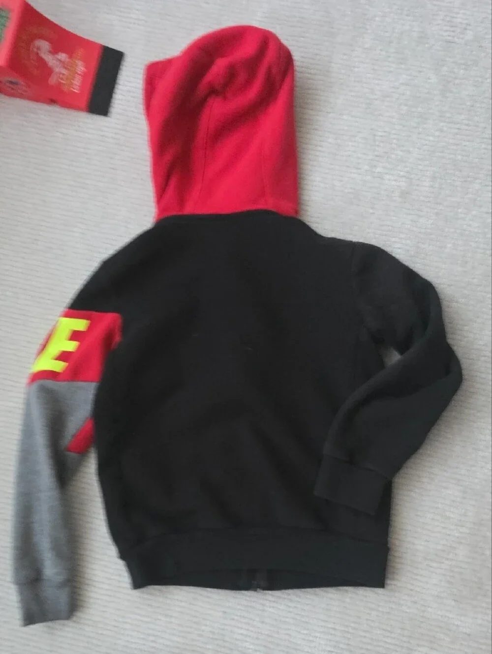 Size 6/7 Boys Clothing 4 Pieces. 2 Zip Up Hoodies, 1 Vest, 1 s/s Button Up